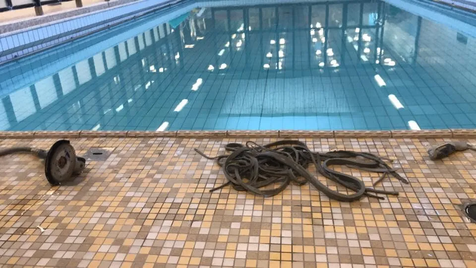 Bassängmålning